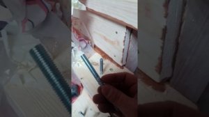 Быстрый монтаж балясин на ступени лестницы своими руками.