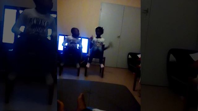 Mon frère et moi nous chantons : Stromae Carmen смотреть онлайн