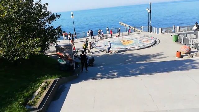 Светлогорск, набережная, Главный спуск к морю, солнечные часы смотреть онлайн