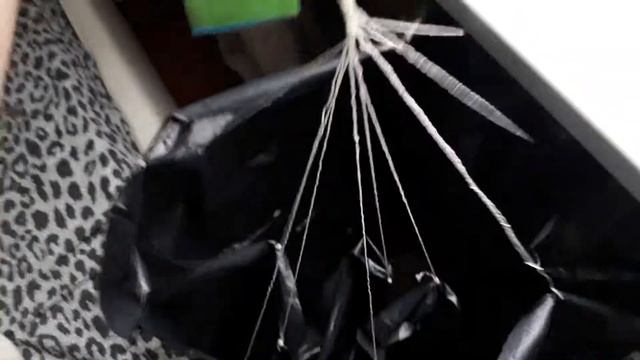 Спускаю груз с парашютом из мусорных пакетов! смотреть онлайн