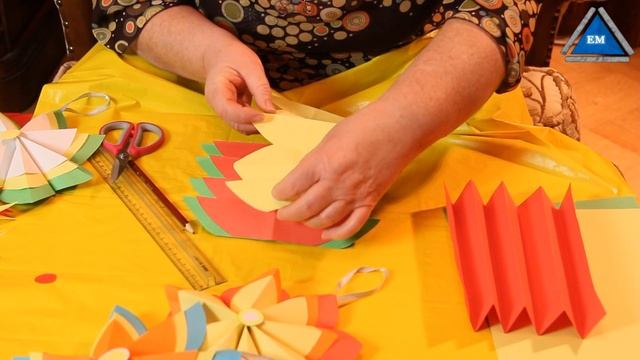 Украшения на елку своими руками из бумаги - бумажные цветы своими руками смотреть онлайн