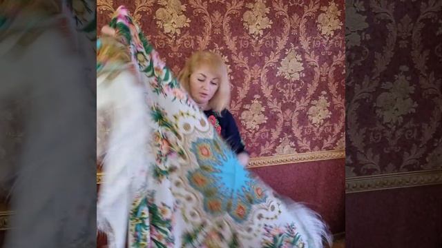 Посылка предзаказов,часть2 #павловопосадский#платок#шаль#обзор#примерки#платки смотреть онлайн