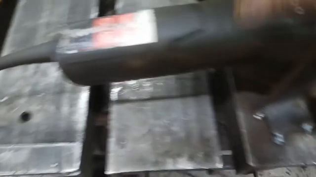 Зачистка прутка и квадрата, приспособление из УШМ (болгарки). Кузнец Кулибин. смотреть онлайн