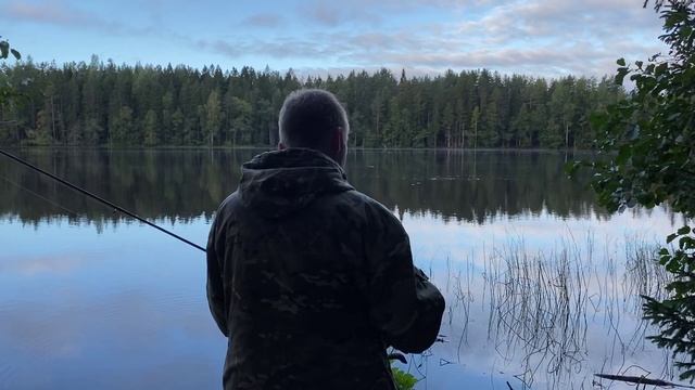РЫБАЛКА НА ОЗЕРЕ | УЛЬТРАЛАЙТ И ТВИЧИНГ смотреть онлайн