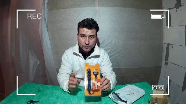 Не плохое зарядное устройство для телефона на три usb , авто лампы, шнур Джек с алиэкспресс смотреть онлайн