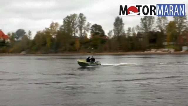Лёгкая, компактная алюминиевая лодка Berkut XS на воде. смотреть онлайн