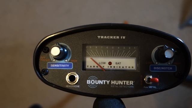 Metal Detecting:  Bounty Hunter Tracker 4 - Unboxing And Review
