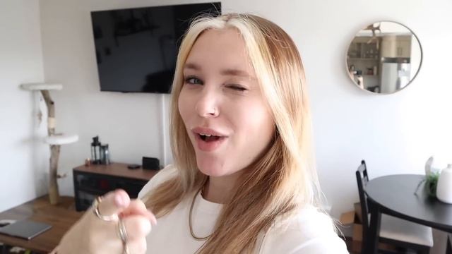 THE OVERDUE APARTMENT TOUR смотреть онлайн