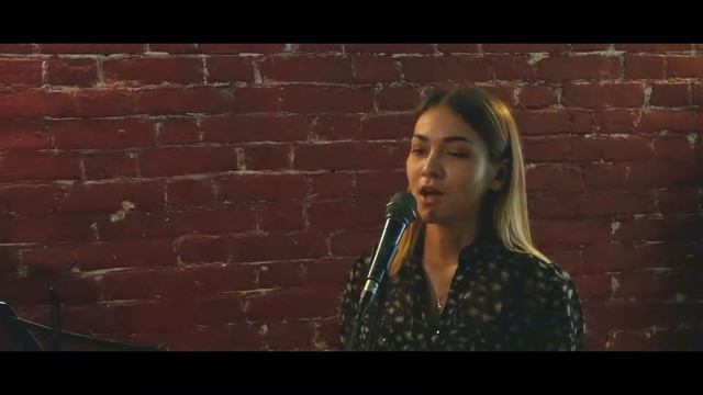 Посвящение в студенты, Алина смотреть онлайн