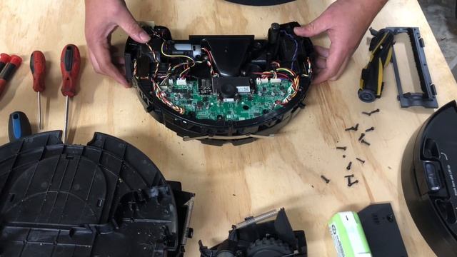 Shark IQ 1001 series robot vacuum cleaner tear down video смотреть онлайн