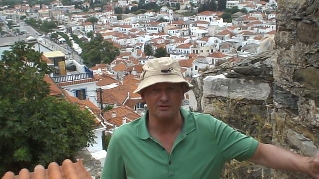 Ranger Robert in Skopelos town смотреть онлайн