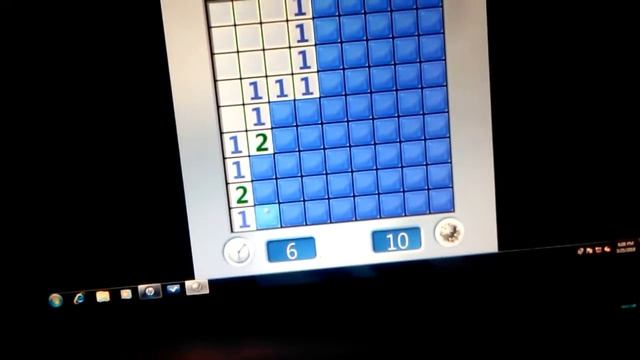 Playing Minsweeper смотреть онлайн