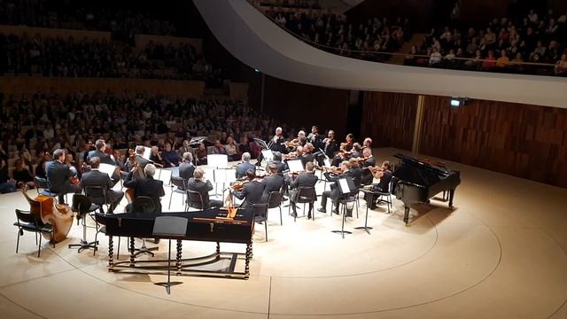 Владимир Спиваков исполняет на бис "Серенаду" Йозефа Гайдна. 29.01.2020 г. в к/з Зарядье смотреть онлайн