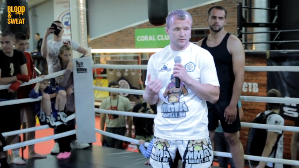 Александр Шлеменко о том, как избежать перетренированности и мандража перед боем смотреть онлайн