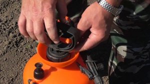 Опрыскиватель ЖУК 3/12. Насос. Правильное вкручивание-выкручиввание