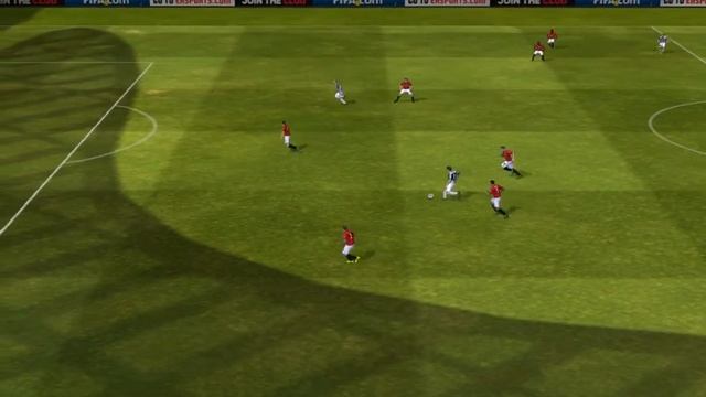 Пас в разрез защиты FIFA 13 IPhone/iPad - Juventus Vs. Manchester Utd