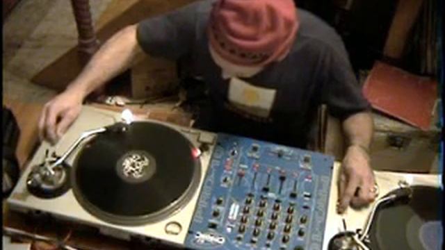 pitch control ,no phones , just me nodin my head!! смотреть онлайн