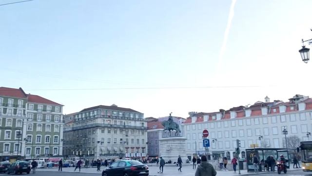 Португалия/Лиссабон VLOG вечерний/Иду к площади Коммерции смотреть онлайн