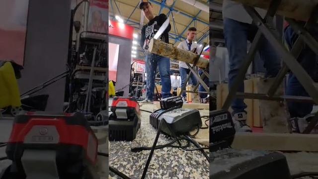 Аккумуляторная цепная пила от Интерскол на базе 36в и 2 аккумулятора по 18в смотреть онлайн