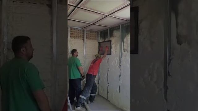 Утепление стен жилого дома, по просьбе заказчика выравнивали по профилю.