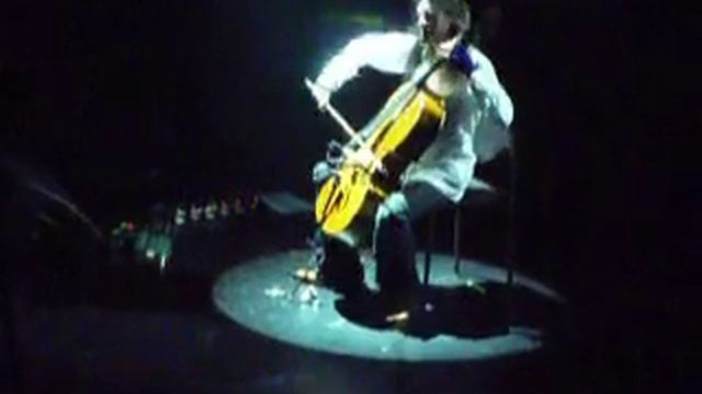 Pertun soolo musiikkitalossa (Perttu's solo at musiikkitalo), Helsinki 12/9/11 смотреть онлайн