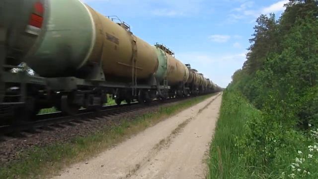 Тепловоз 2ТЭ116-962 и 66 цистерн смотреть онлайн