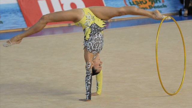 Liubov Charkashyna - Hoop 2009/2010 - Music смотреть онлайн