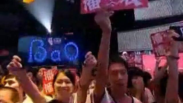 曾哥被淘汰,2:30处说想骂人,5:40脑残评委脑残 смотреть онлайн