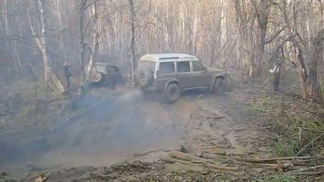Off road Nissan Safari . На обаротах . смотреть онлайн