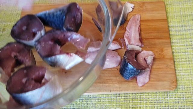 КАК ГОТОВЛЮ СКУМБРИЮ В МИКРОВОЛНОВКЕ ЗА 5 МИНУТ. смотреть онлайн