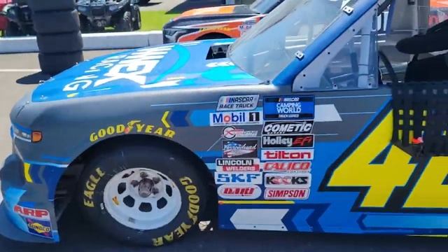 Checking out the cockpits, brief chat with Matt Crafton! NASCAR Craftsman Truck series Pocono 2022 смотреть онлайн