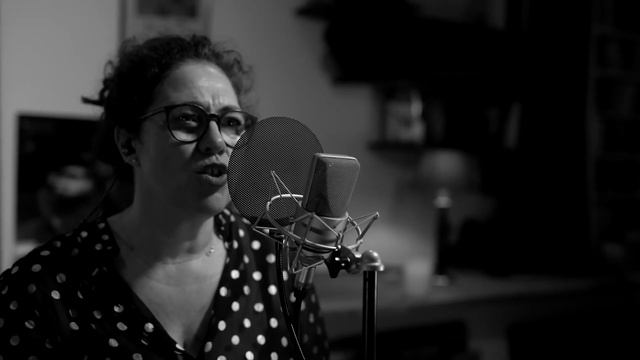 Layla - Eric Clapton - Acoustic Cover - Female singer - Live Studio Recording смотреть онлайн