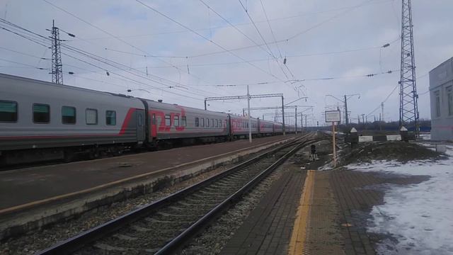 " В большой женский день" ЭП1М-445 с пассажирским поездом № 310 Воркута-Адлер смотреть онлайн