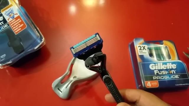 Gillette Proglide Rasoio Flexball Manual смотреть онлайн