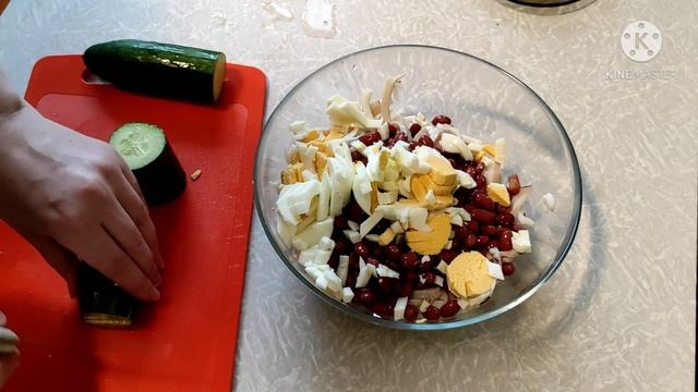 Салат который съедается моментально Салат из кальмаров с фасолью #Салатизкальмаров #Салатизкальмаро