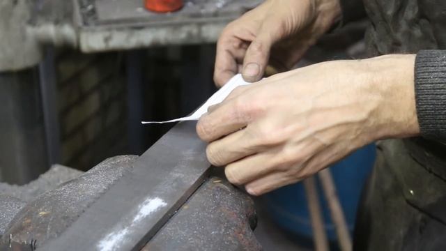 Forging the Prototype 2 game bowie knife, part 1, forging the blade. смотреть онлайн