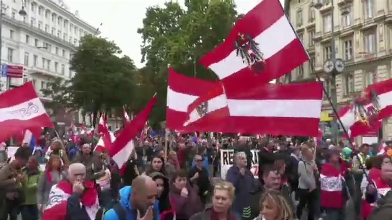 Многотысячные акции протеста прокатились по европейским столицам смотреть онлайн