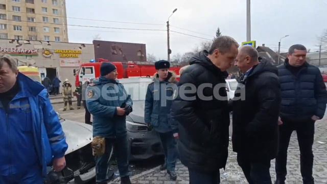 Губернатор Белгородской области Гладков приехал на место прилета в ТЦ на улице Плеханова. смотреть онлайн