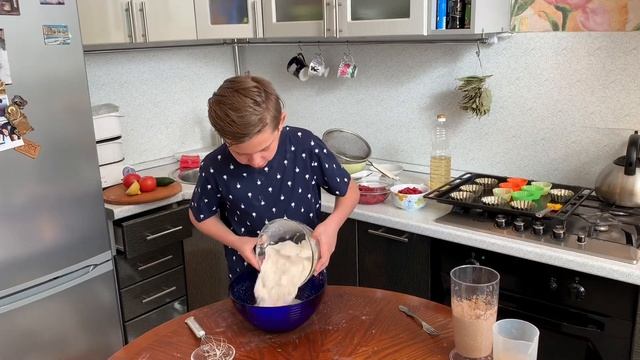 Малиновые Маффины - МАЛИНА Кексы Быстро вкусно - Кексы с малиной - ШЕФ Паштет Мастер смотреть онлайн