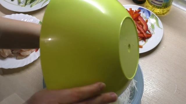 ФУНЧОЗА С КУРИЦЕЙ И ОВОЩАМИ //РЕЦЕПТ ВКУСНОЙ ФУНЧОЗЫ//КАК ВКУСНО ПРИГОТОВИТЬ РИСОВУЮ ЛАПШУ смотреть онлайн