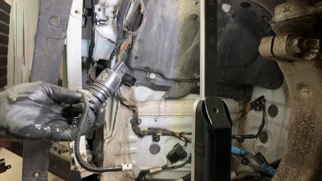 Не работает омыватель лобового стёкла на BMW X6 смотреть онлайн