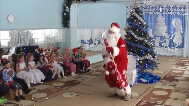 Дед Мороз танцует!Santa Claus is dancing! смотреть онлайн