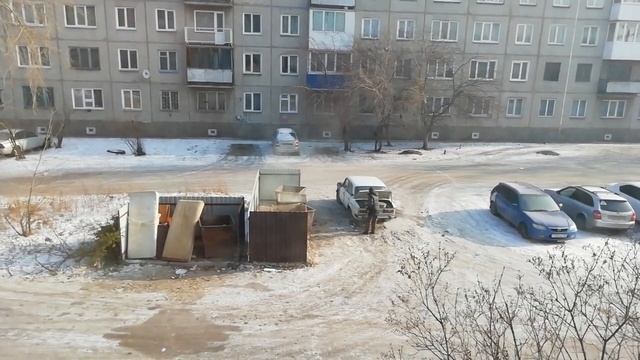 В Минусинске поджигают мусорные баки во дворах