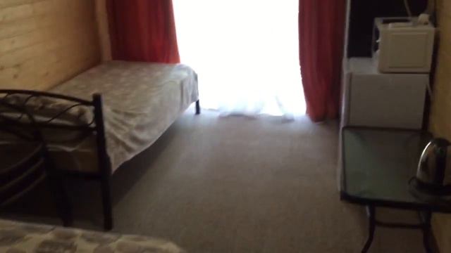 Отдых в Алуште. Вилла Оливия 3х местный номер без вида на море (9 номер) смотреть онлайн