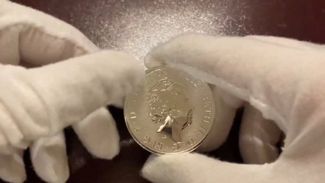 Монета из серии «Звери королевы» «единорог Шотландии» смотреть онлайн