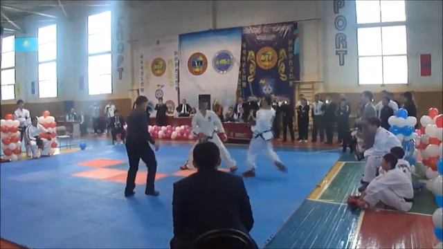 Кыргызстан (красный) vs Казахстан (синий) 2 бой Артём Прибытков (красный) - ? (синий) смотреть онлайн