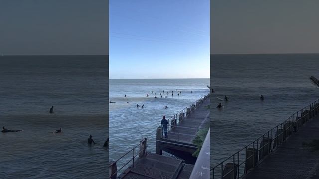 Борнмут Англия Великобритания местные серфингисты смотреть онлайн