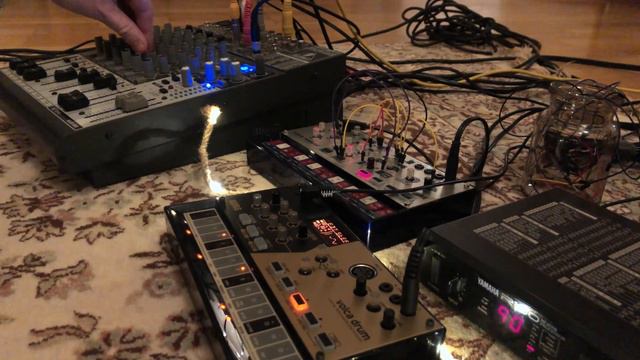 Tallarna (Volca Modular, Volca Drum, Yamaha R100 Ambient drone) смотреть онлайн