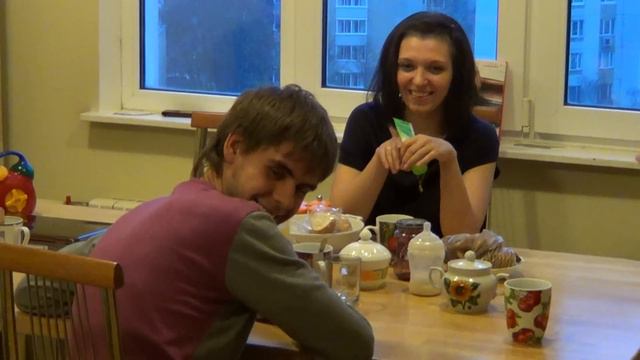Играем и поем с Ромой "Белые кораблики!" смотреть онлайн