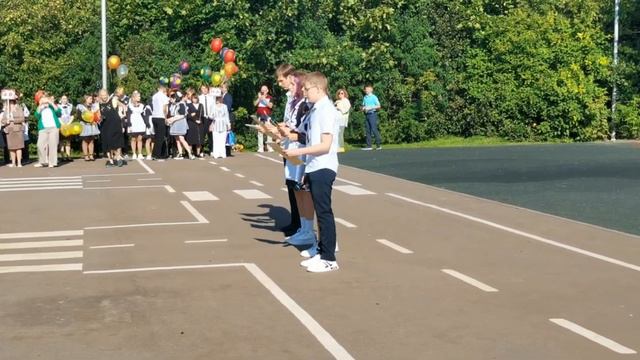 Школа 33/Электроугли/1 сентября/наш 1 класс смотреть онлайн